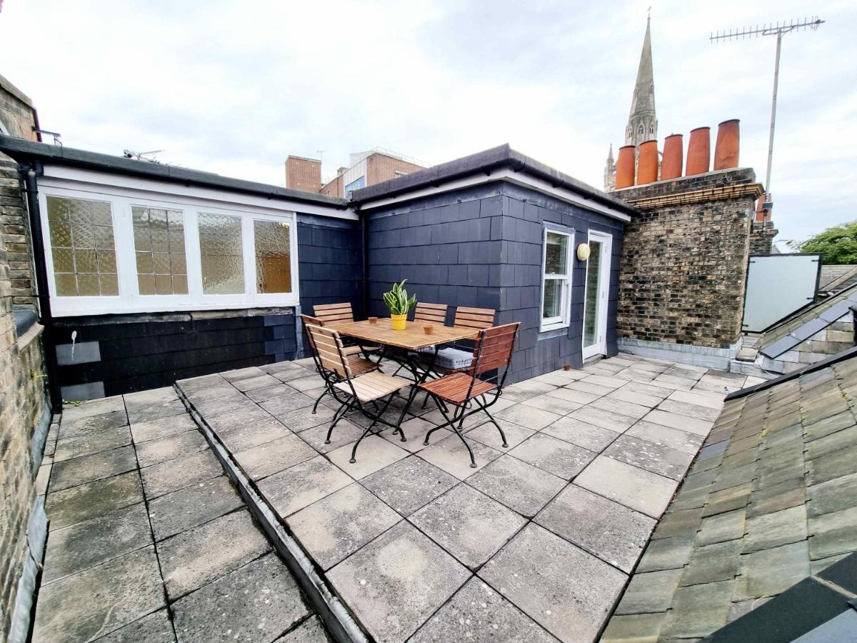 Cityscape Haven: 1 Bedroom Apartment With Terrace And City View Bournemouth Kültér fotó