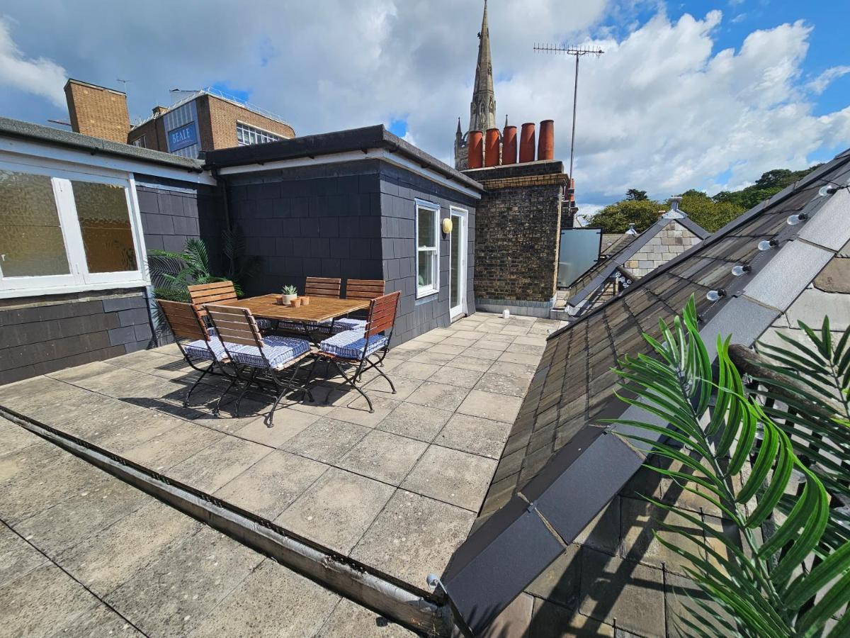 Cityscape Haven: 1 Bedroom Apartment With Terrace And City View Bournemouth Kültér fotó